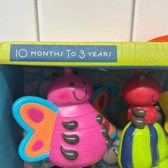 B. Snug Bugs Bug+Chain Toy Set For 10 Months To 3 Years - Picture 2 of 5